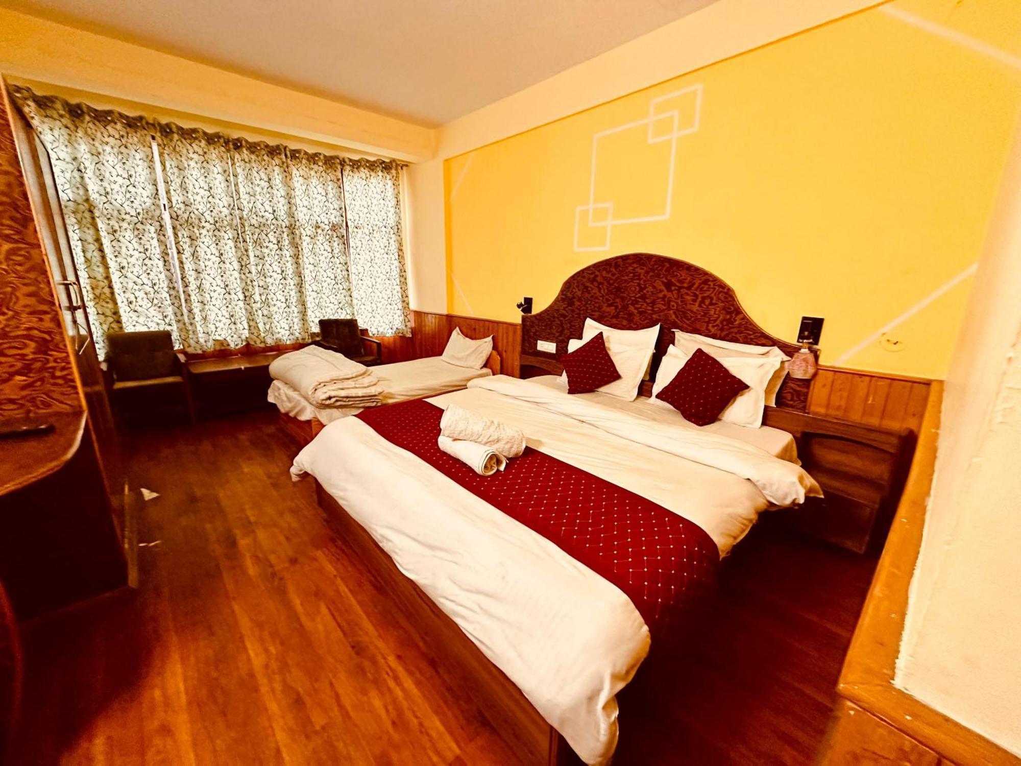 Hotel D Kanchan Manali Экстерьер фото