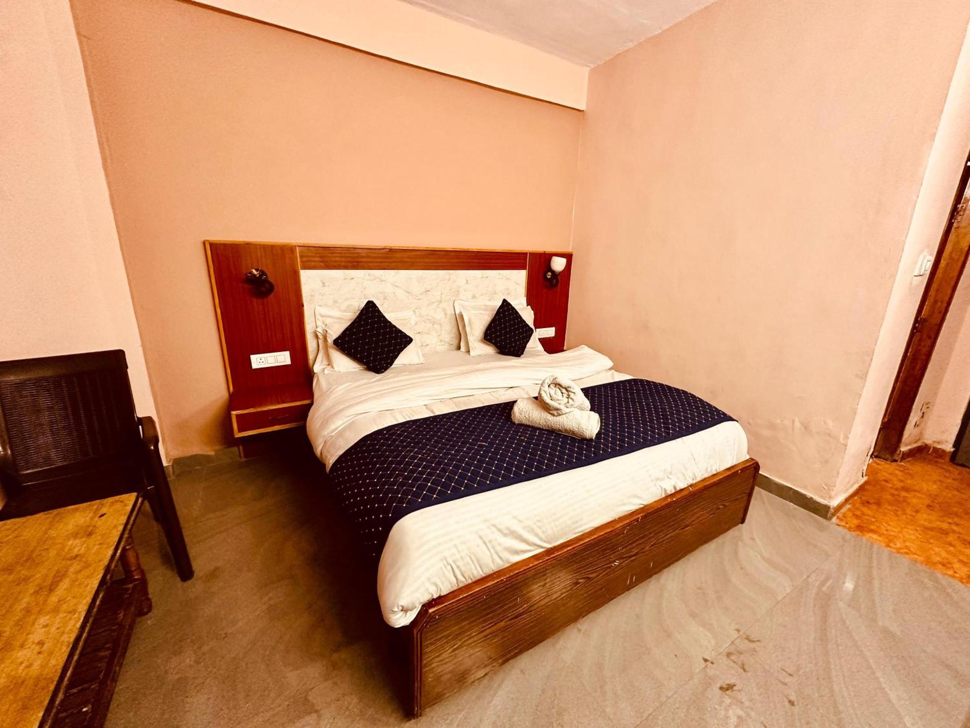 Hotel D Kanchan Manali Экстерьер фото