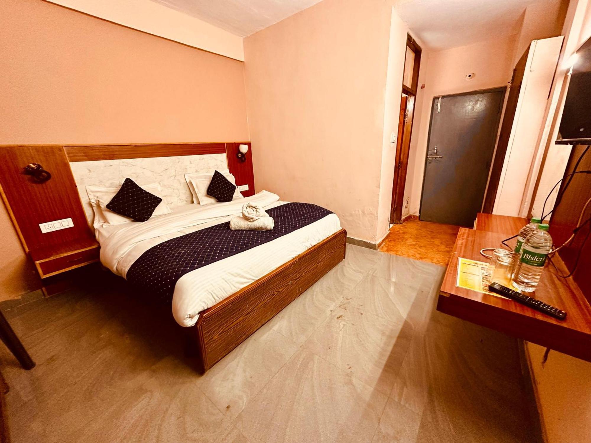 Hotel D Kanchan Manali Экстерьер фото