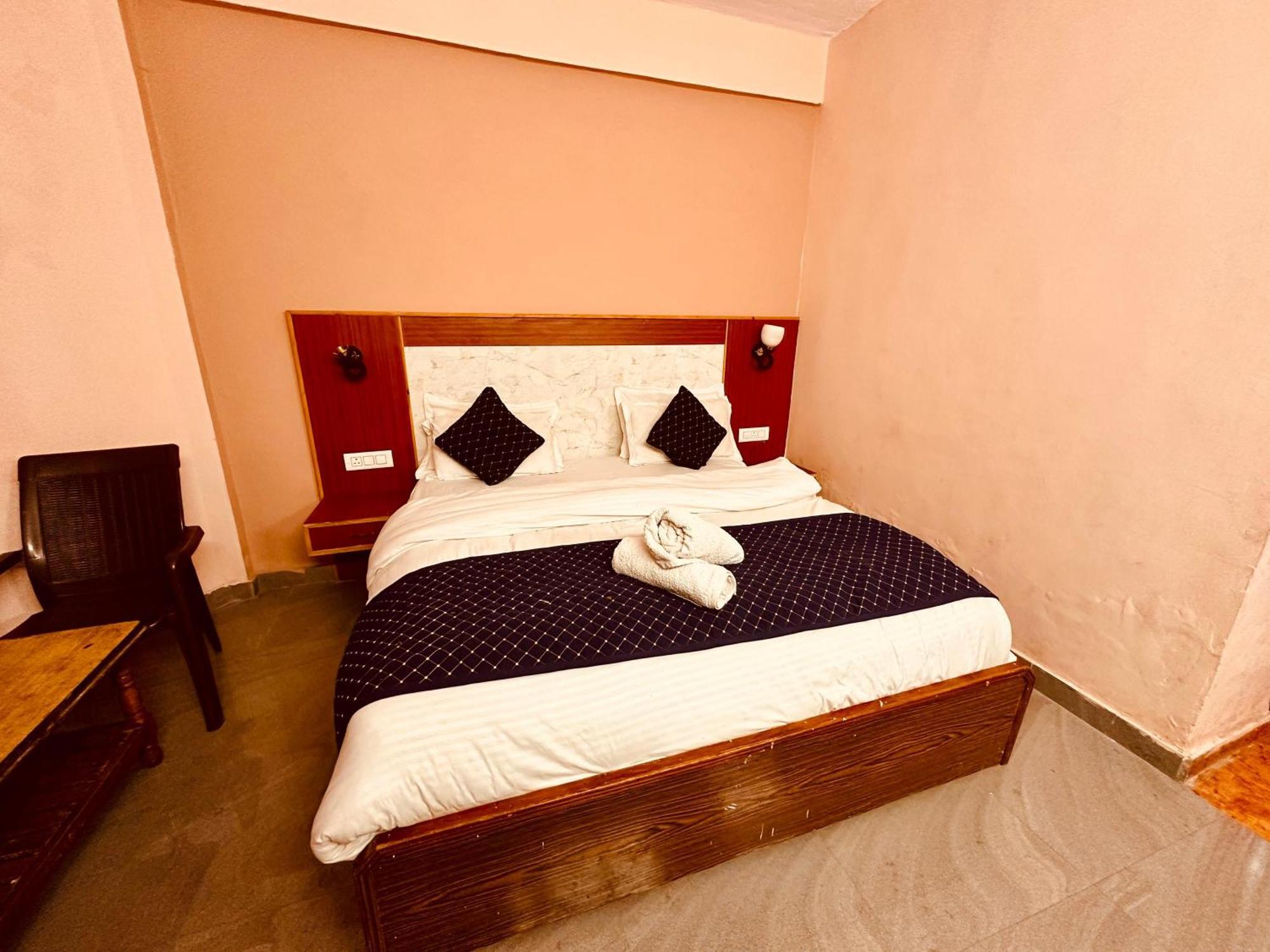 Hotel D Kanchan Manali Экстерьер фото
