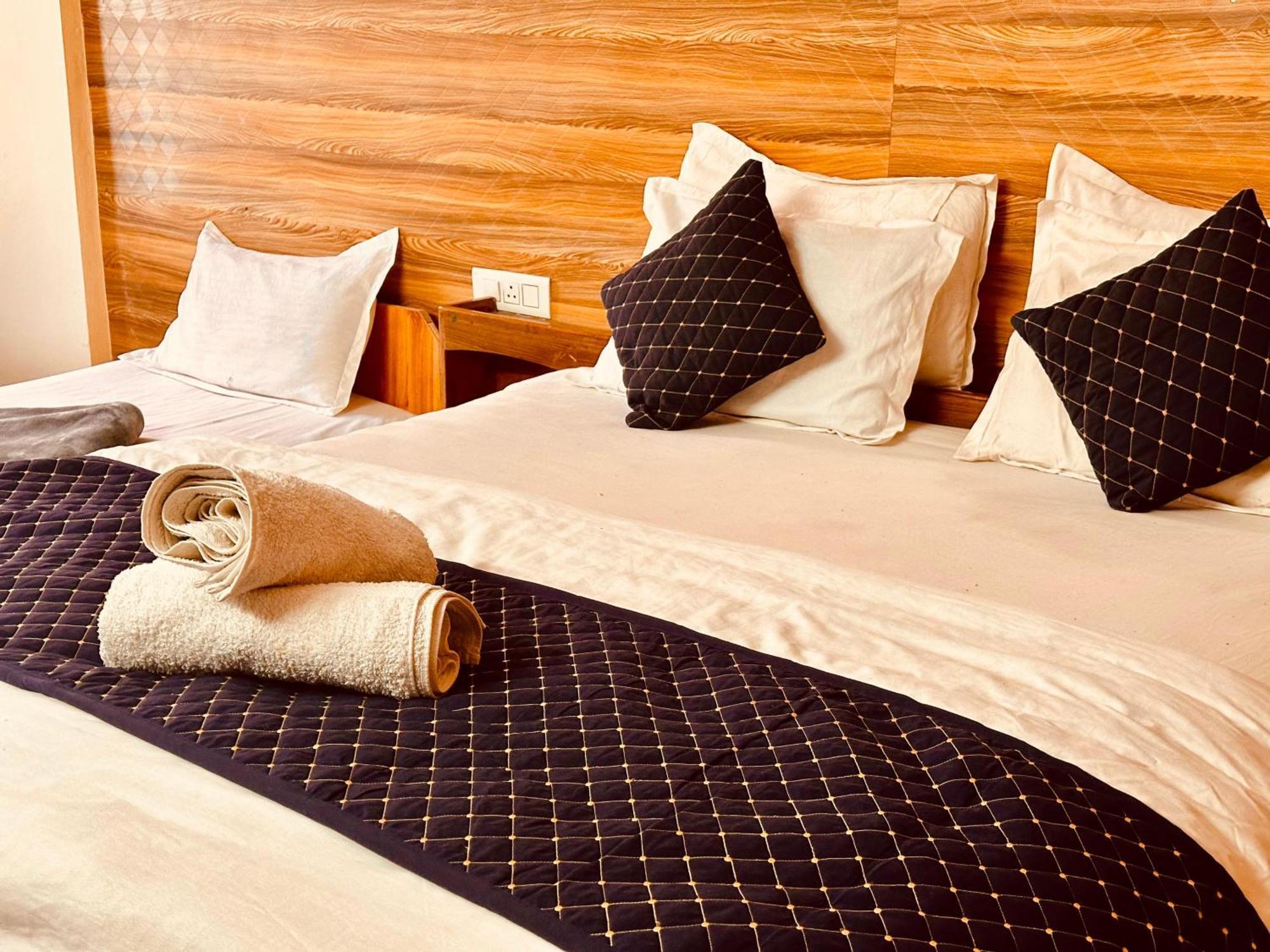 Hotel D Kanchan Manali Экстерьер фото